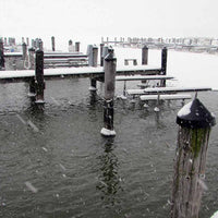 Scott Aerator Dock Mount Deicer keeping snow away from dock